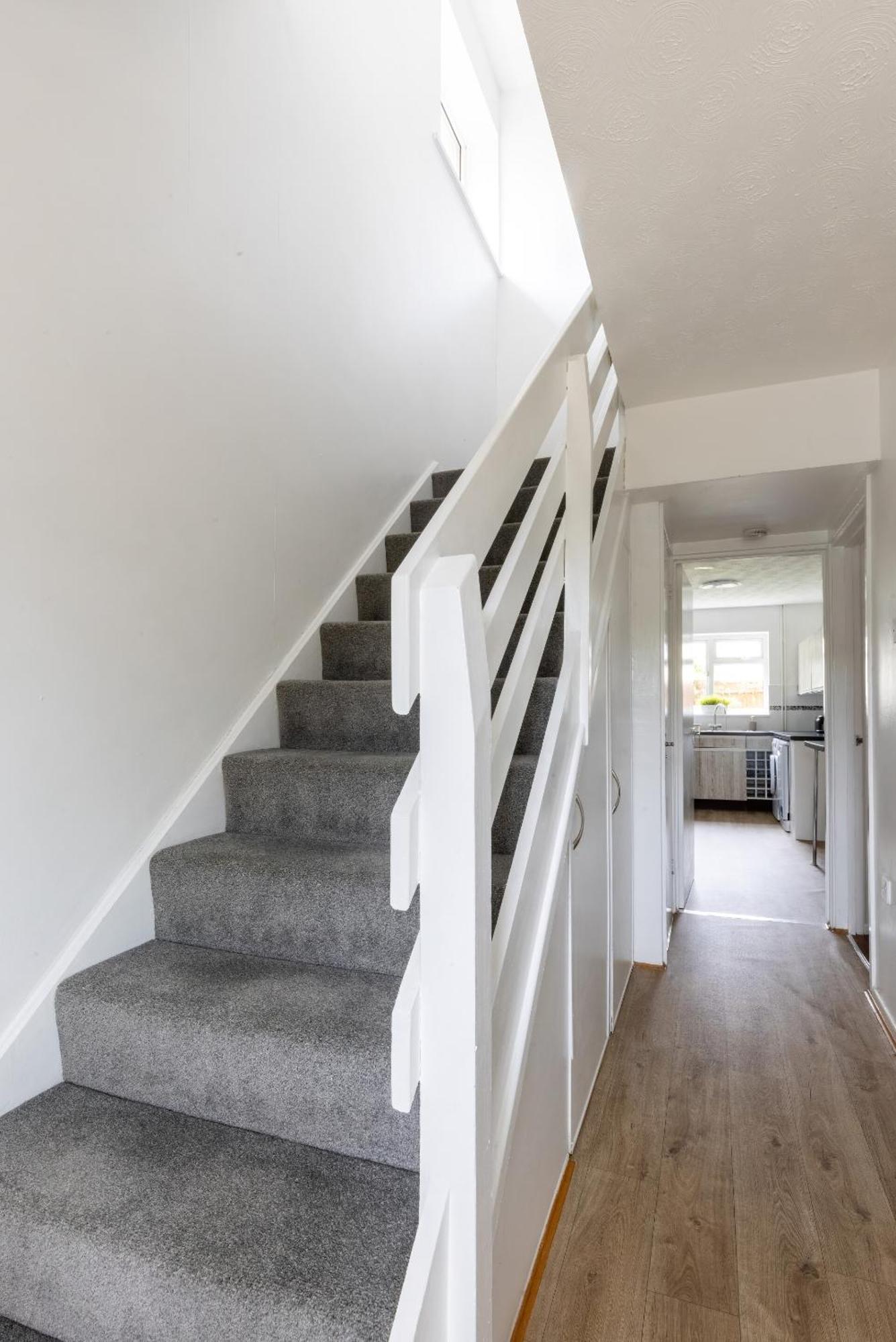 The Conifers Large Detached Home With Off Street Parking Witney Esterno foto